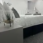 Ennerdale Edge - 4 Bedrooms - Sleeps 8 *